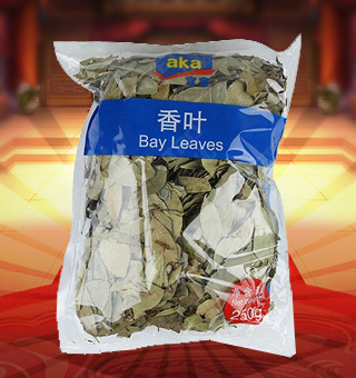 宜客(AKA)香葉産自雲南昆明(míng)250g每袋，選用上(shàng)等優質的香葉為(wèi)原料，經現代先進的工藝，精心制(zhì)作(zuò)而成，品質天然，口味純正。營養豐富，美味健康，天香甜口感，氣味芳香，味道(dào)純正，品質有(yǒu)保障，可(kě)放心食用。塑料質地包裝，簡潔大(dà)方，食用簡單，是您廚房(fáng)常備品的上(shàng)好選擇，帶給您全新的精彩體(tǐ)驗。