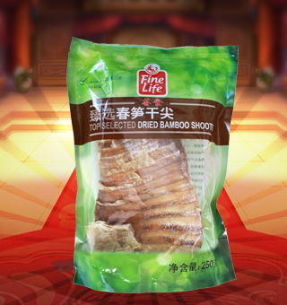 荟食(FINE LIFE)臻選春筍幹尖産自福建三明(míng)250g每袋，筍幹是以筍為(wèi)原料，通(tōng)過去殼、蒸煮、壓片、烘幹、整形等工藝制(zhì)取。清流縣加工的“閩筍幹”，色澤金黃，呈半透明(míng)狀，片寬節短(duǎn)，肉厚脆嫩，香氣郁郁，稱為(wèi)“玉蘭片”，是“八閩山(shān)珍”之一，在國內(nèi)外名菜佐料中久負盛名。 筍幹不僅輔佐名菜，而且有(yǒu)相當的營養和(hé)藥用價值。泰甯縣加工的筍幹是“閩筍幹”主要産地之一，色澤金黃，呈半透明(míng)狀，片寬節短(duǎn)，肉厚脆嫩，香氣郁郁，在國內(nèi)外名菜佐料中久負盛名。